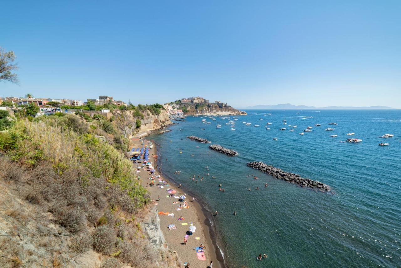 Controvento In Villa Eldorado Procida Exterior photo