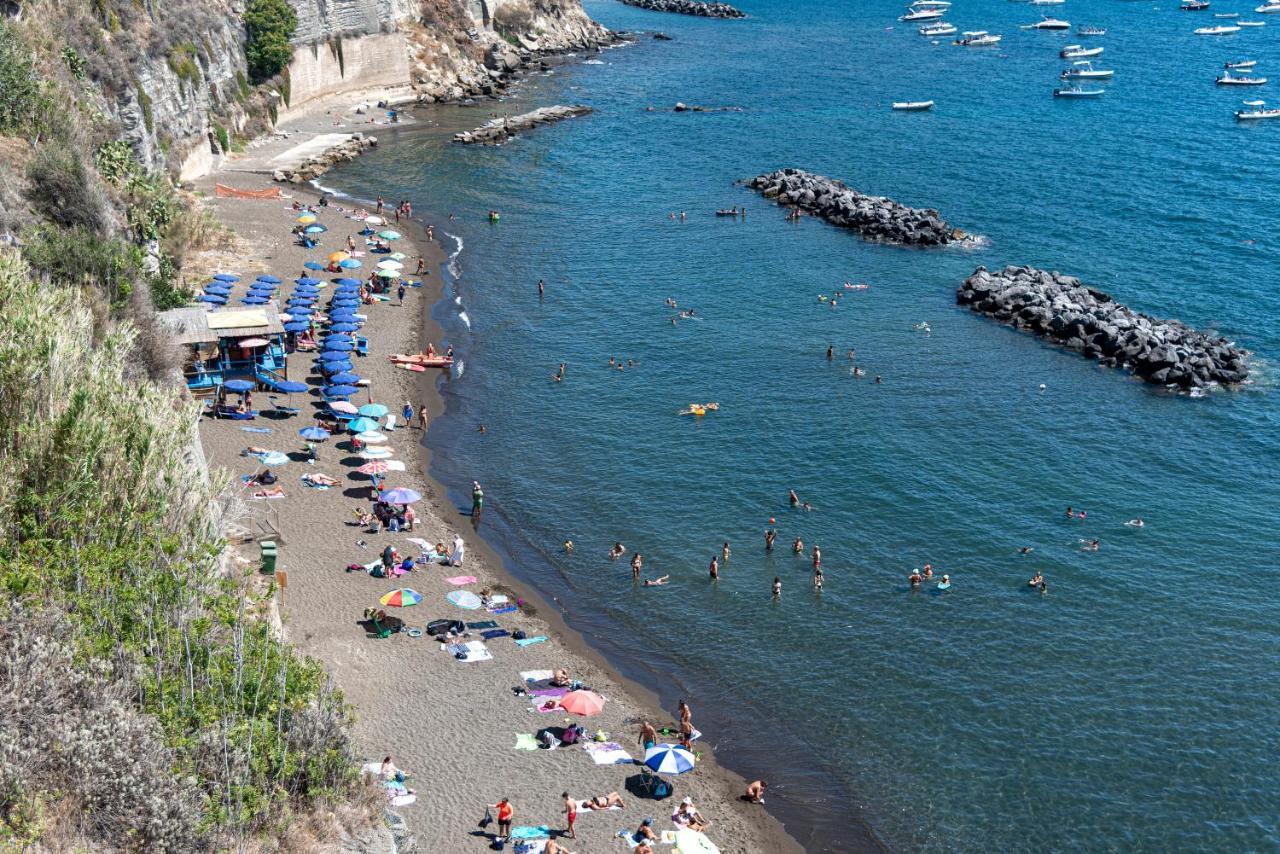 Controvento In Villa Eldorado Procida Exterior photo